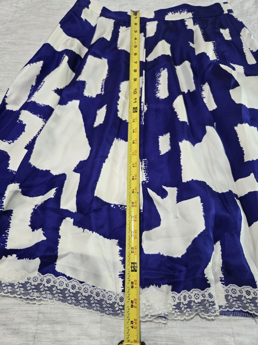 kate spade Blue and White Graphic 100% Silk Shell Pleated Skirt - Picture 7 of 13